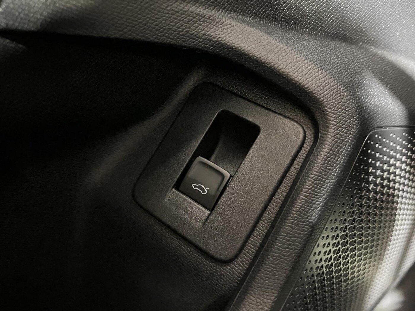 CUPRA Leon Sportstourer 1.5 eTSI DSG 110 kW (150 CV) — photo 19