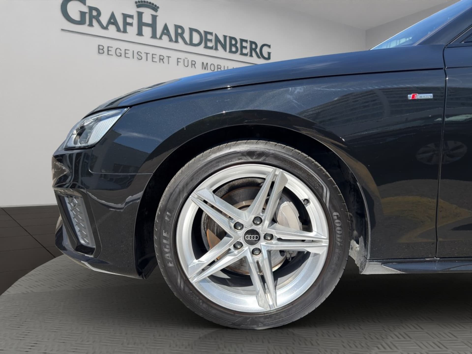 Audi A4 Avant S line