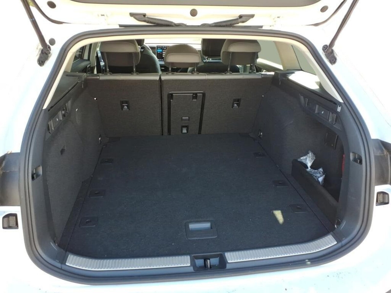Volkswagen Passat – Bild 8