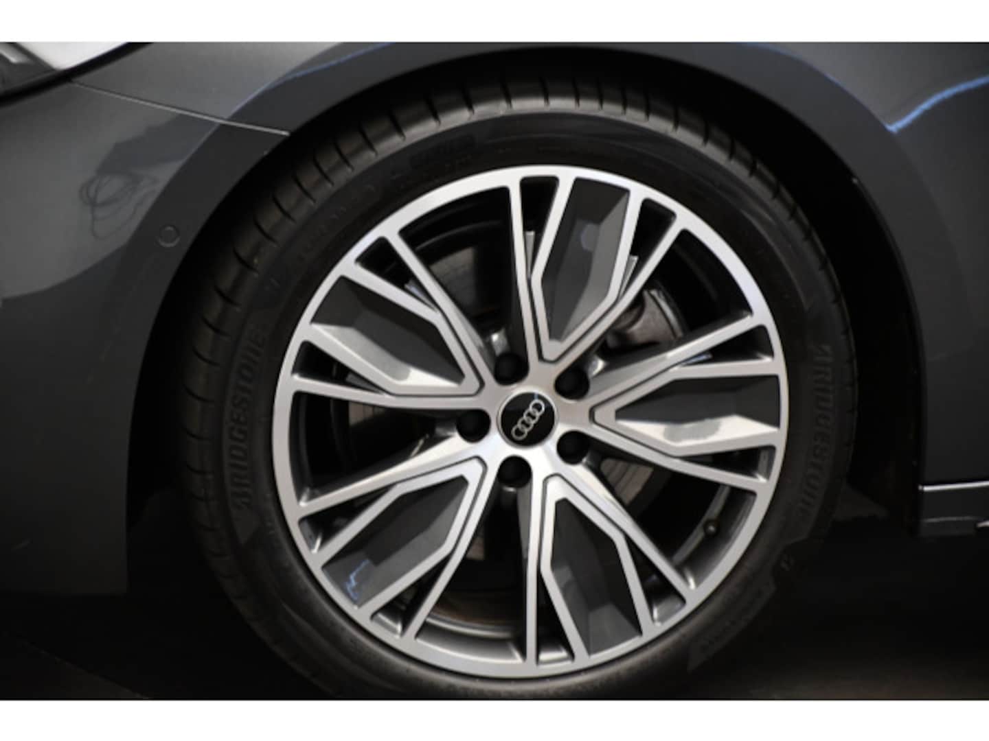 Bild über Audi A5 Avant TDI 150 kW S tronic - für weitere Informationen kontaktieren Sie den Audi Partner