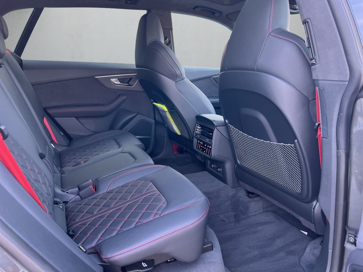 Bild über Audi SQ8 SUV TFSI quattro tiptronic - für weitere Informationen kontaktieren Sie den Audi Partner