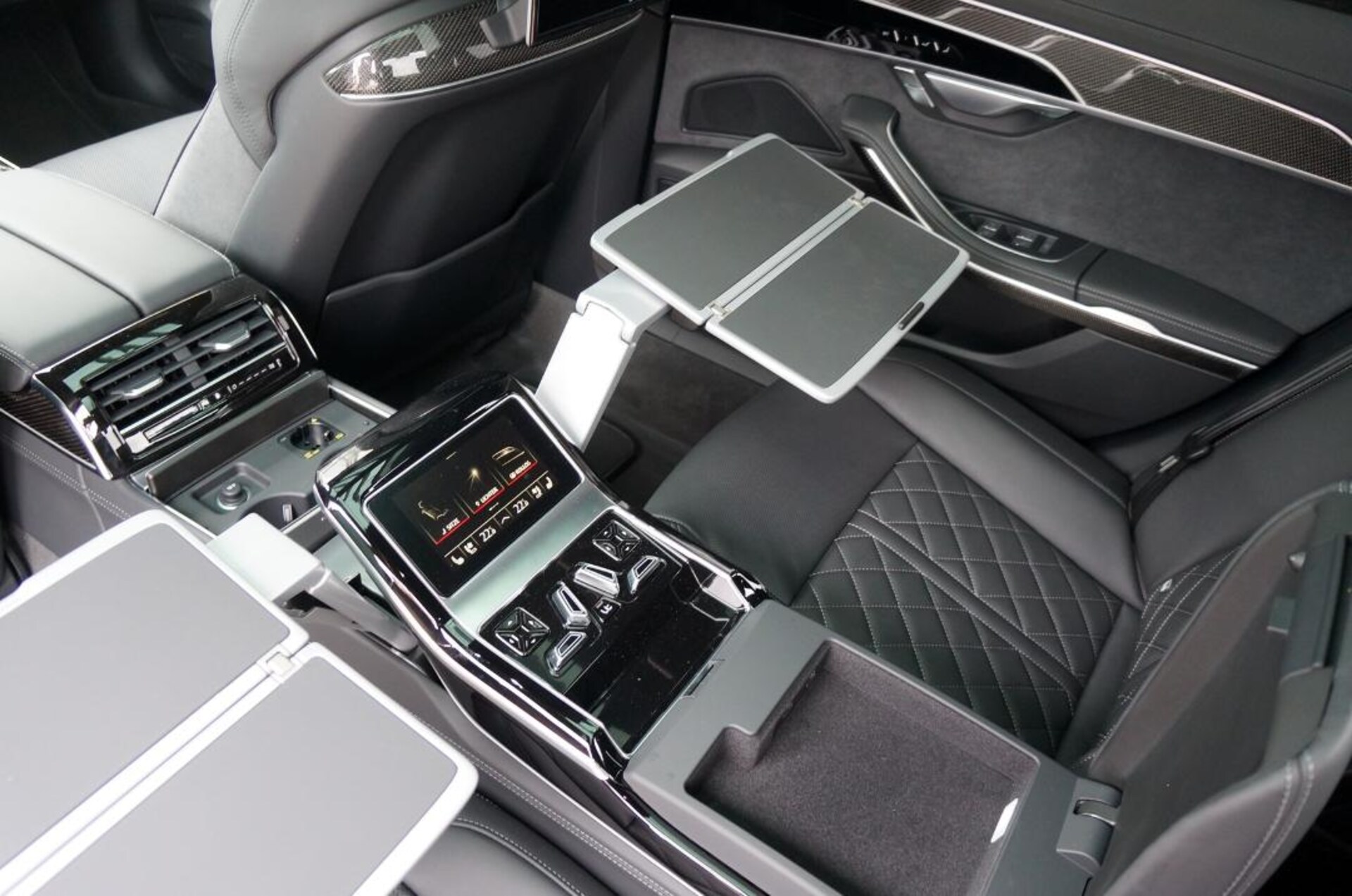 Audi A8 L TFSI e