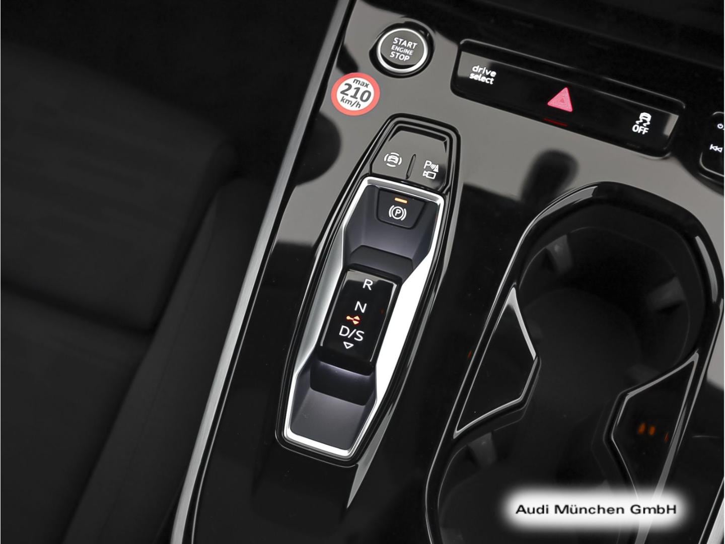 Bild über Audi A6 Avant TDI quattro 150 kW S tronic - für weitere Informationen kontaktieren Sie den Audi Partner