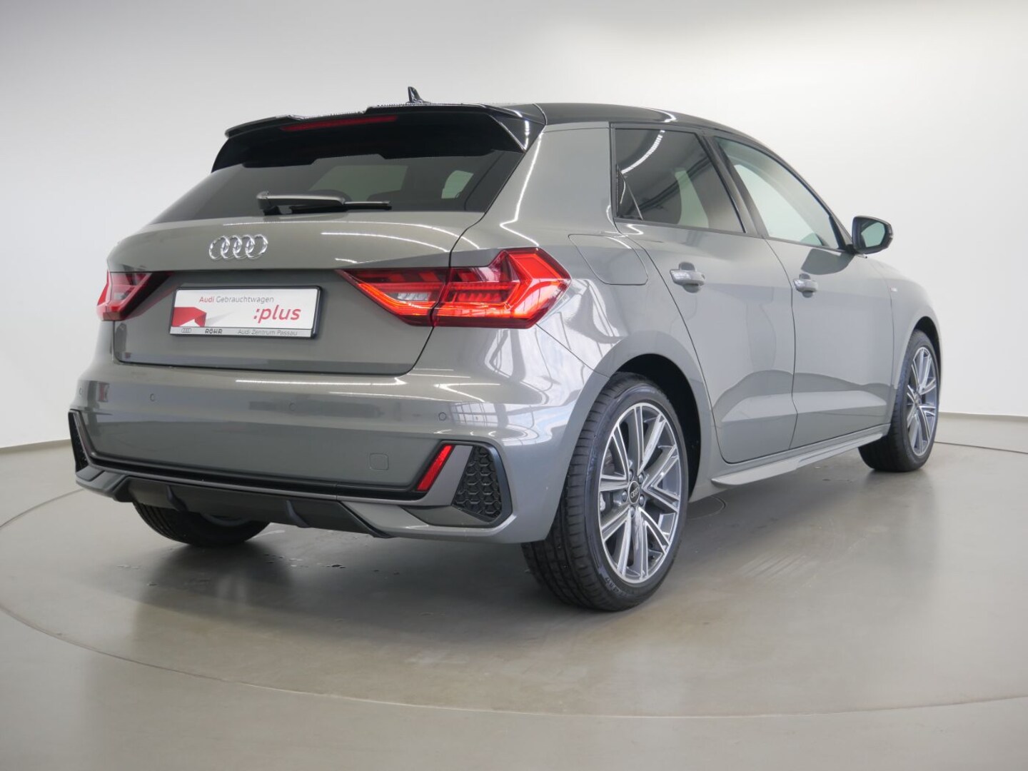 Bild über Audi A1 Sportback S line 30 TFSI Schaltgetriebe - für weitere Informationen kontaktieren Sie den Audi Partner