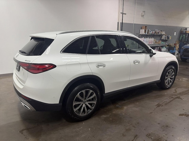 2024 Mercedes-Benz GLC 300