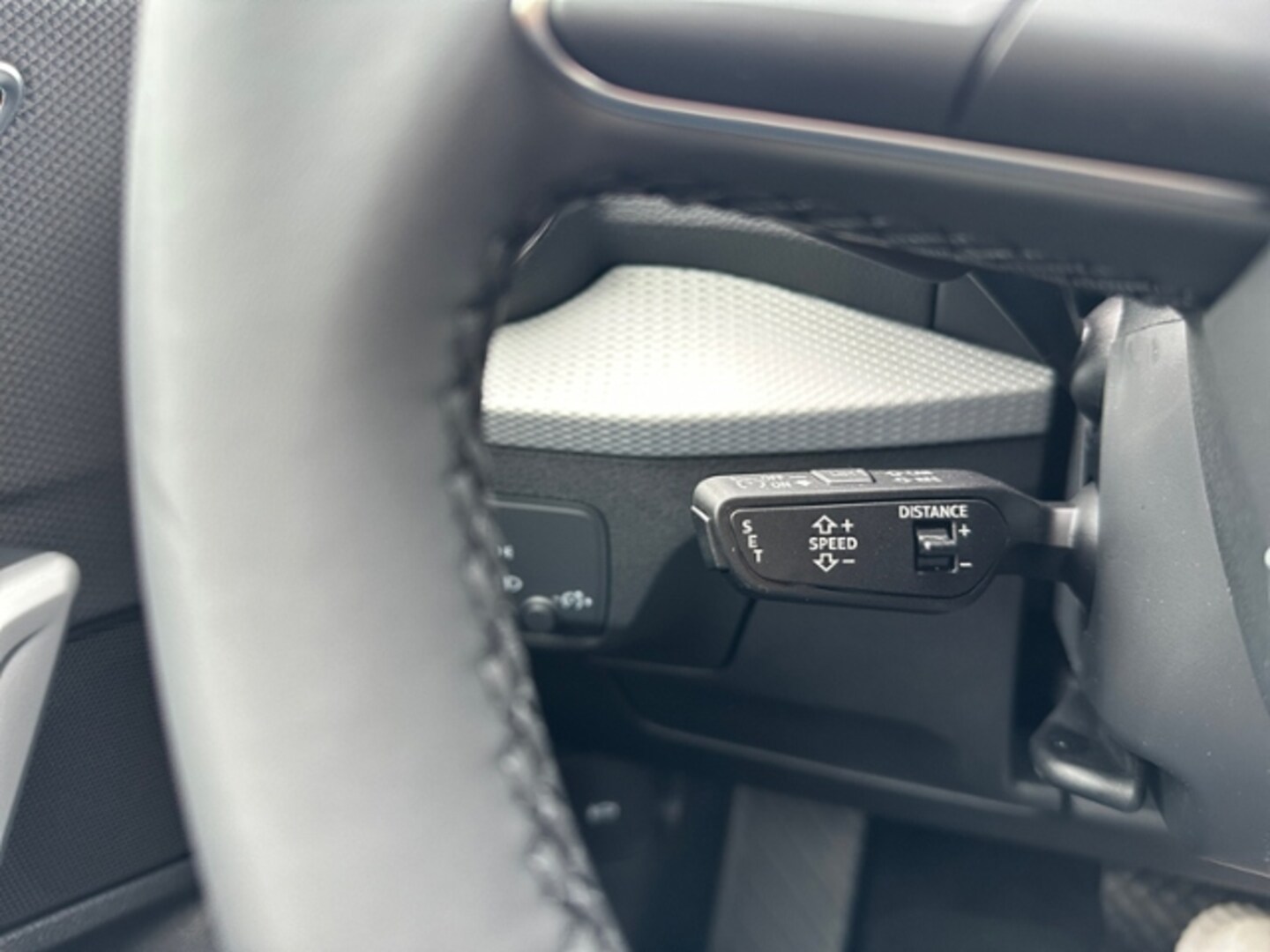 Bild über Audi Q2 S line 35 TFSI S tronic - für weitere Informationen kontaktieren Sie den Audi Partner