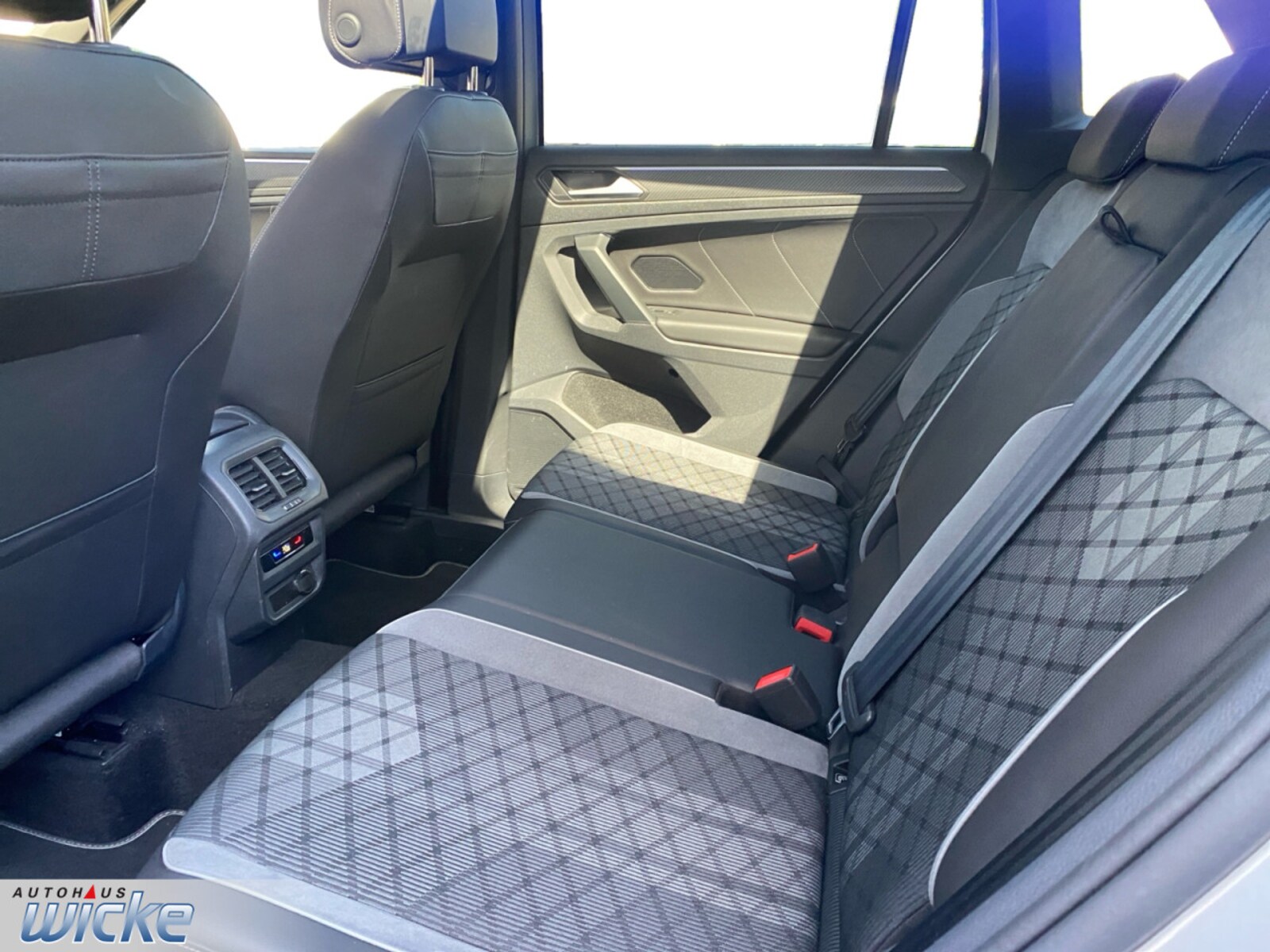 Volkswagen Tiguan – Bild 8