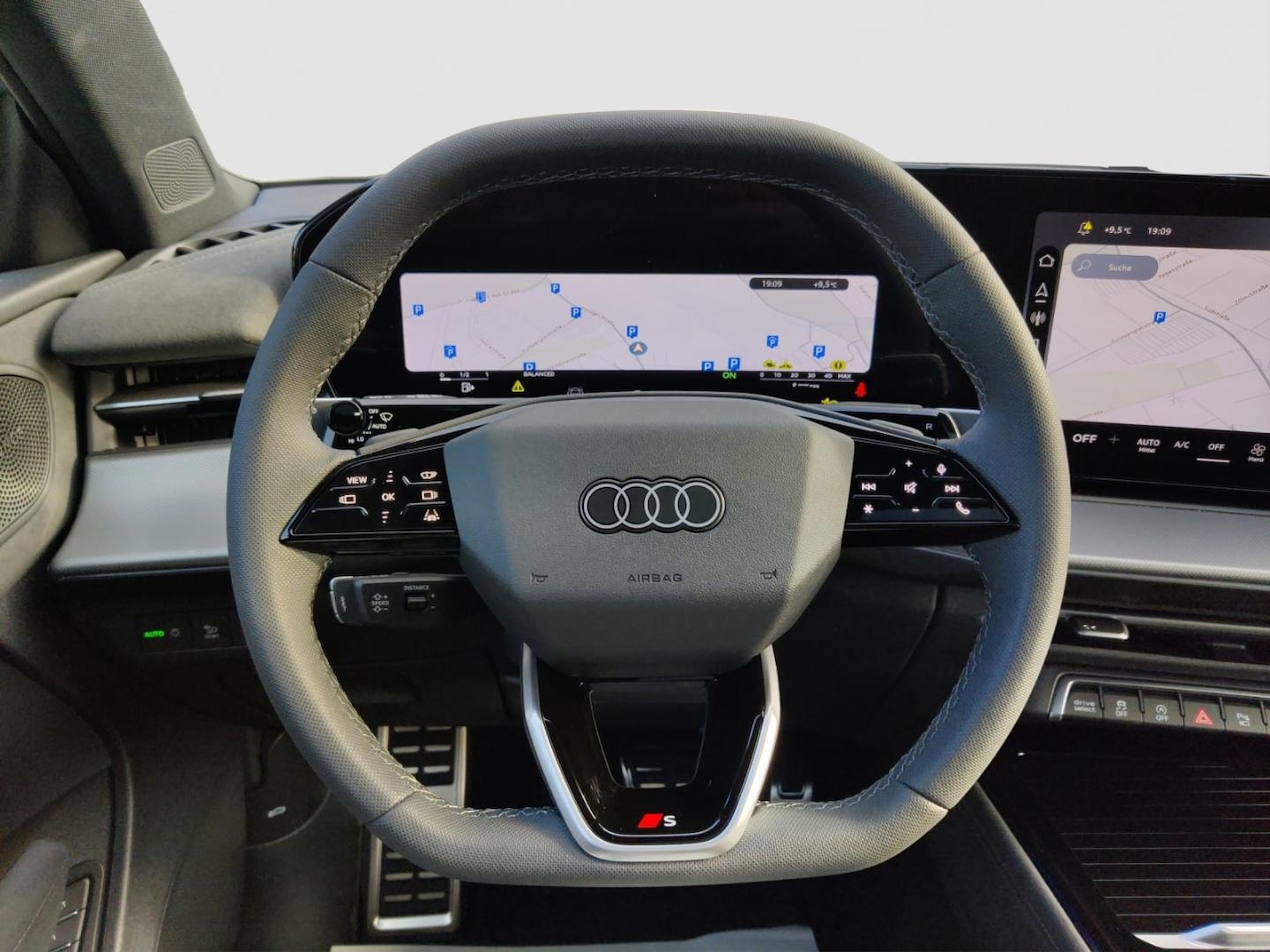 Bild über Audi Q3 SUV TFSI quattro 195 kW S tronic - für weitere Informationen kontaktieren Sie den Audi Partner