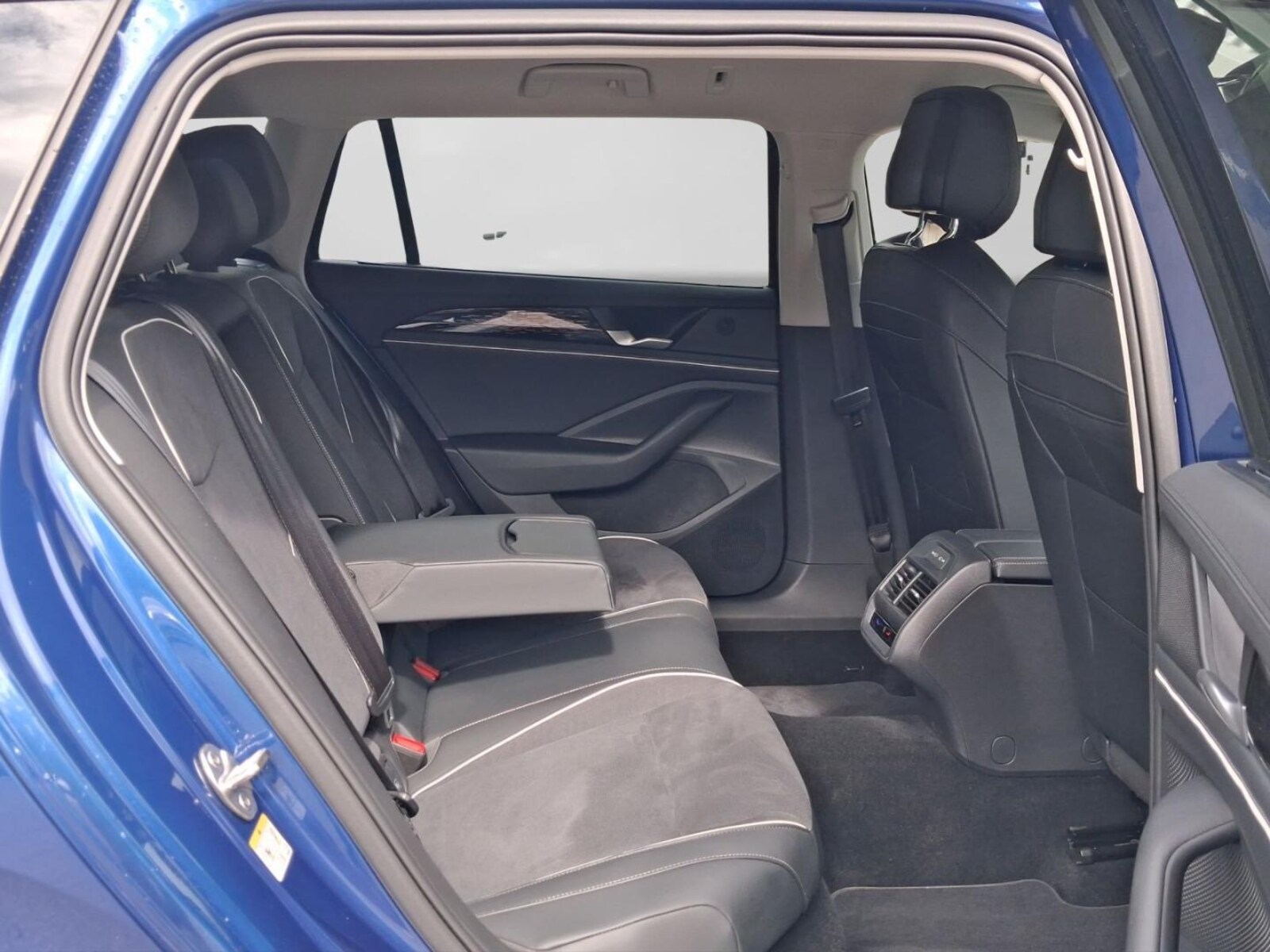 Volkswagen Passat – Bild 6