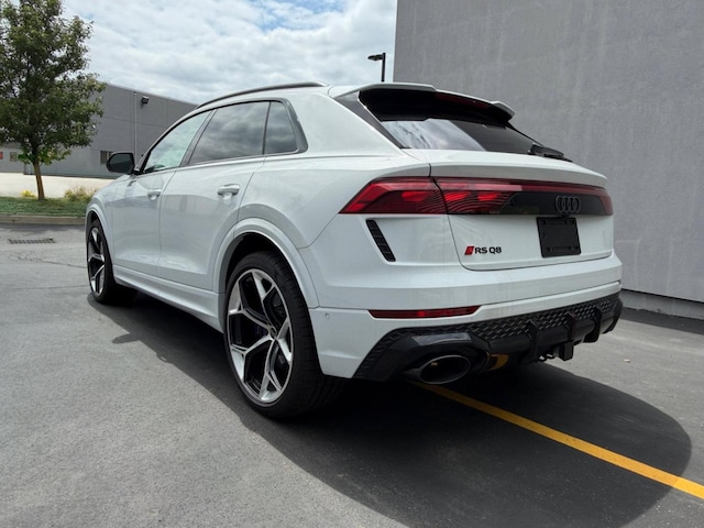 2026 Audi RS Q8 SUV performance
