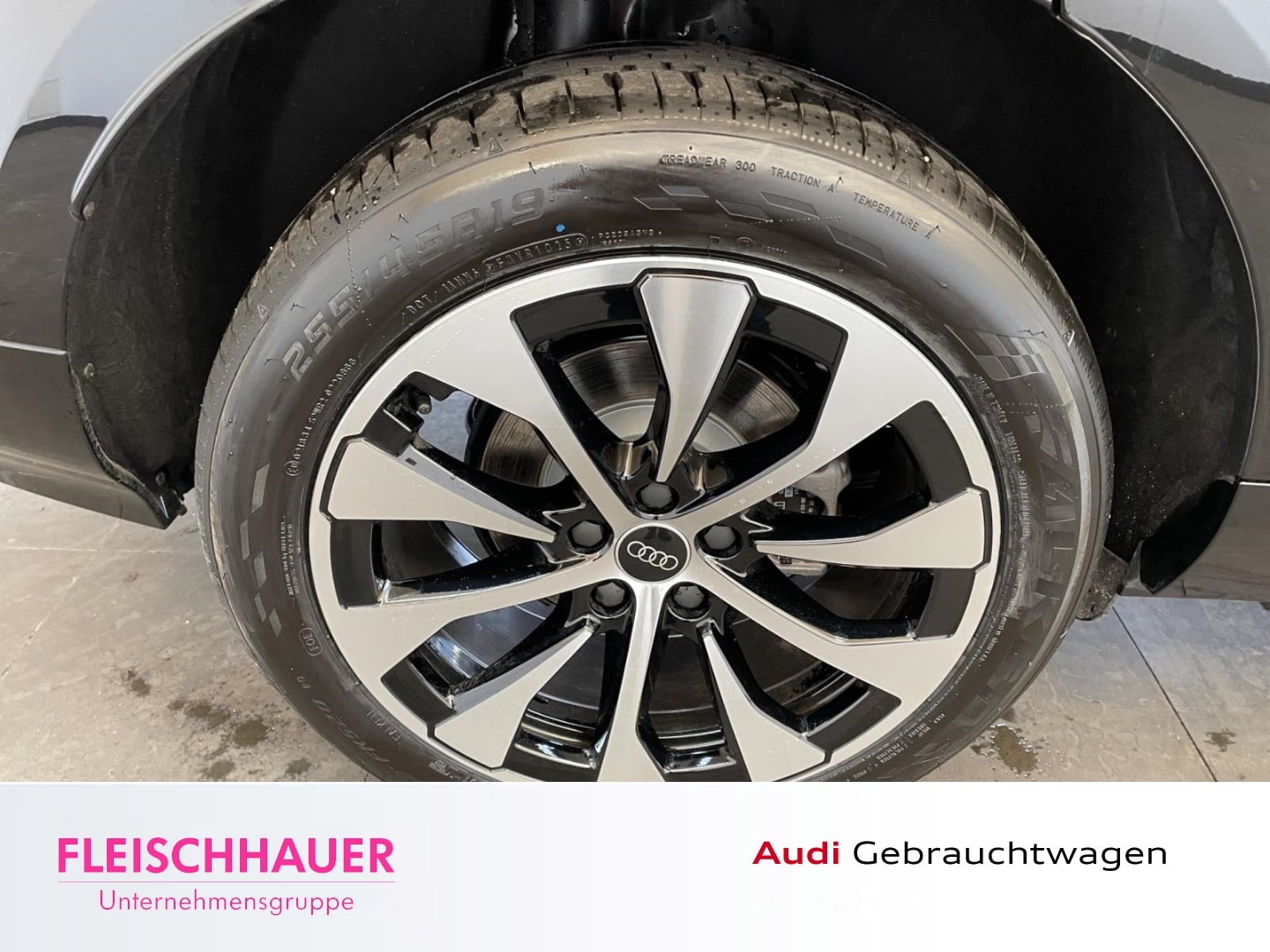 Bild über Audi Q3 SUV TFSI 110 kW S tronic - für weitere Informationen kontaktieren Sie den Audi Partner