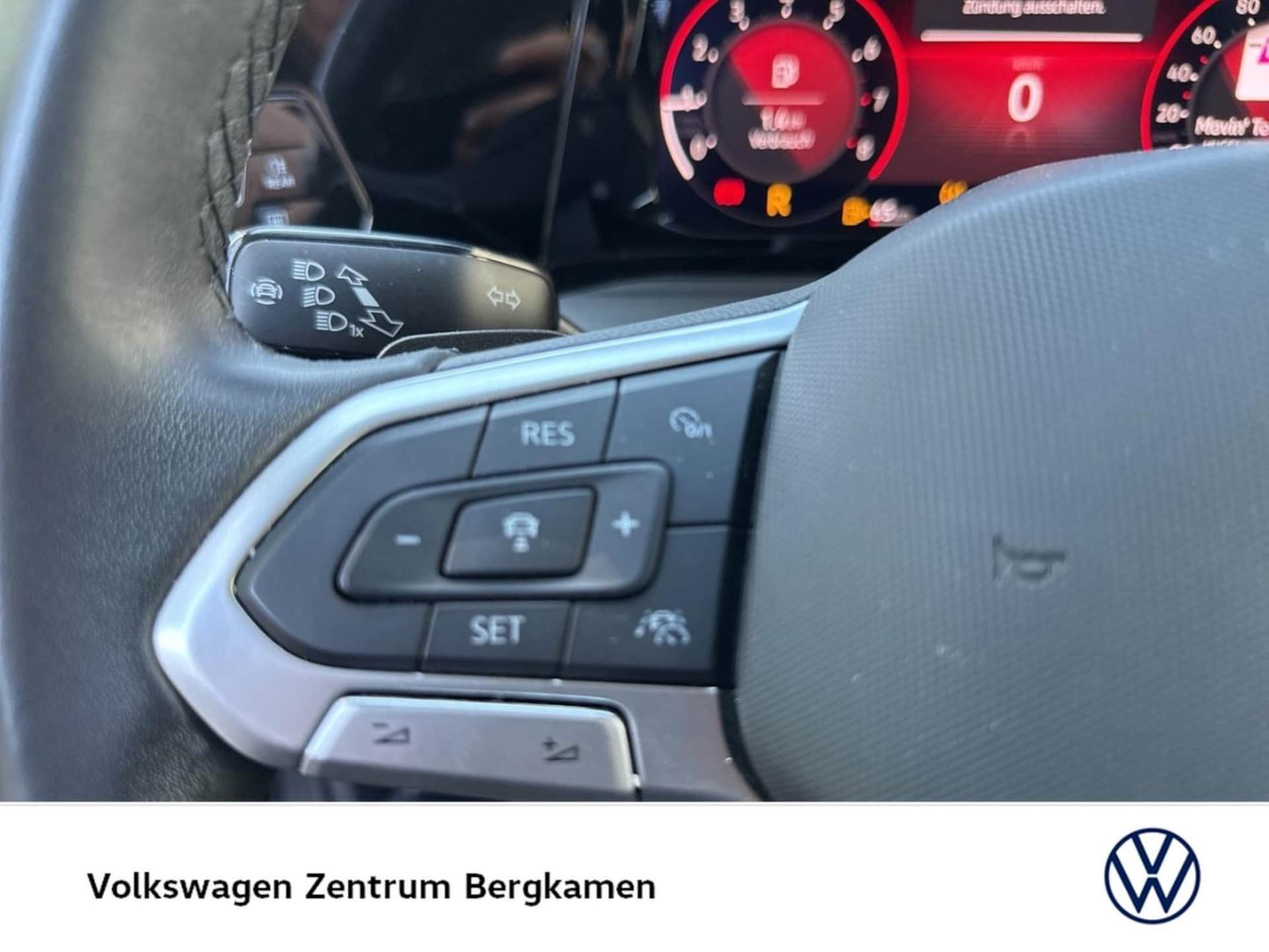 Volkswagen Golf Style