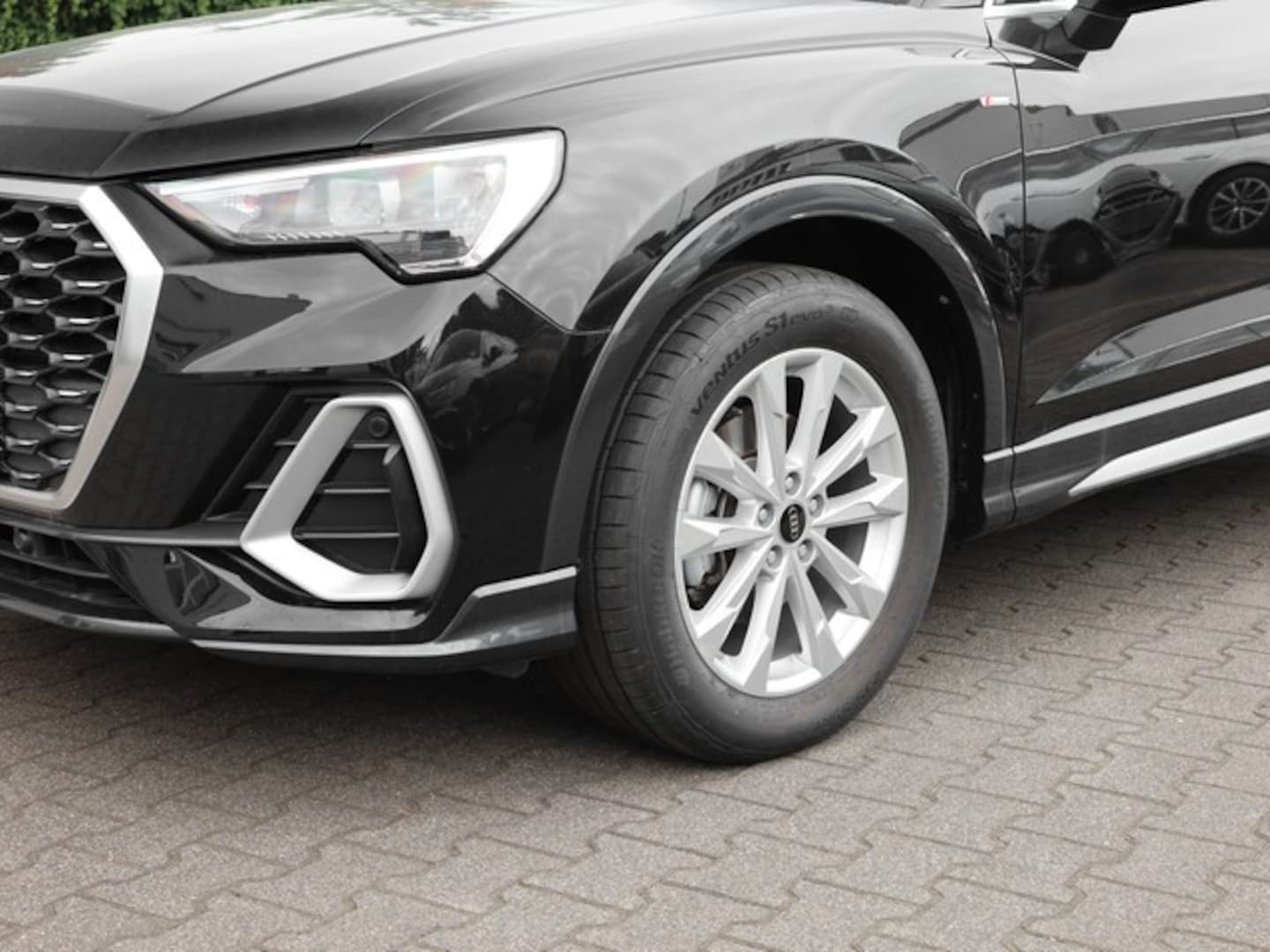 Bild über Audi Q3 Sportback S line 35 TFSI S tronic - für weitere Informationen kontaktieren Sie den Audi Partner