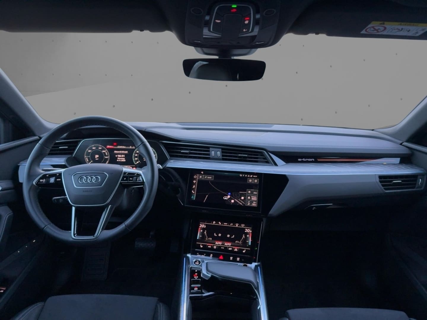 Bild über Audi Q8 e-tron S line 55 e-tron quattro - für weitere Informationen kontaktieren Sie den Audi Partner
