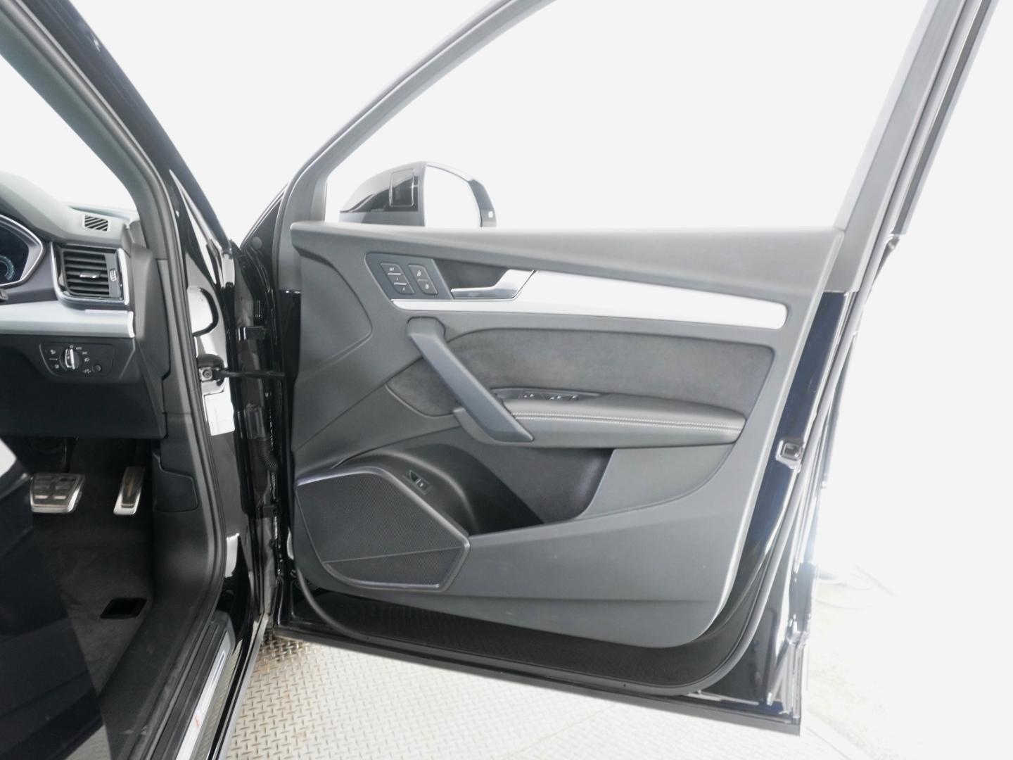 Image about Audi Q5 Sportback 40 TDI quattro S line
