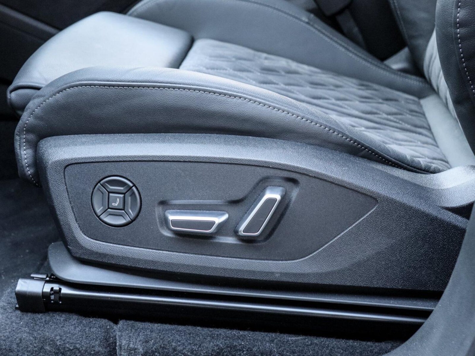 Audi Q6 e-tron – Bild 12