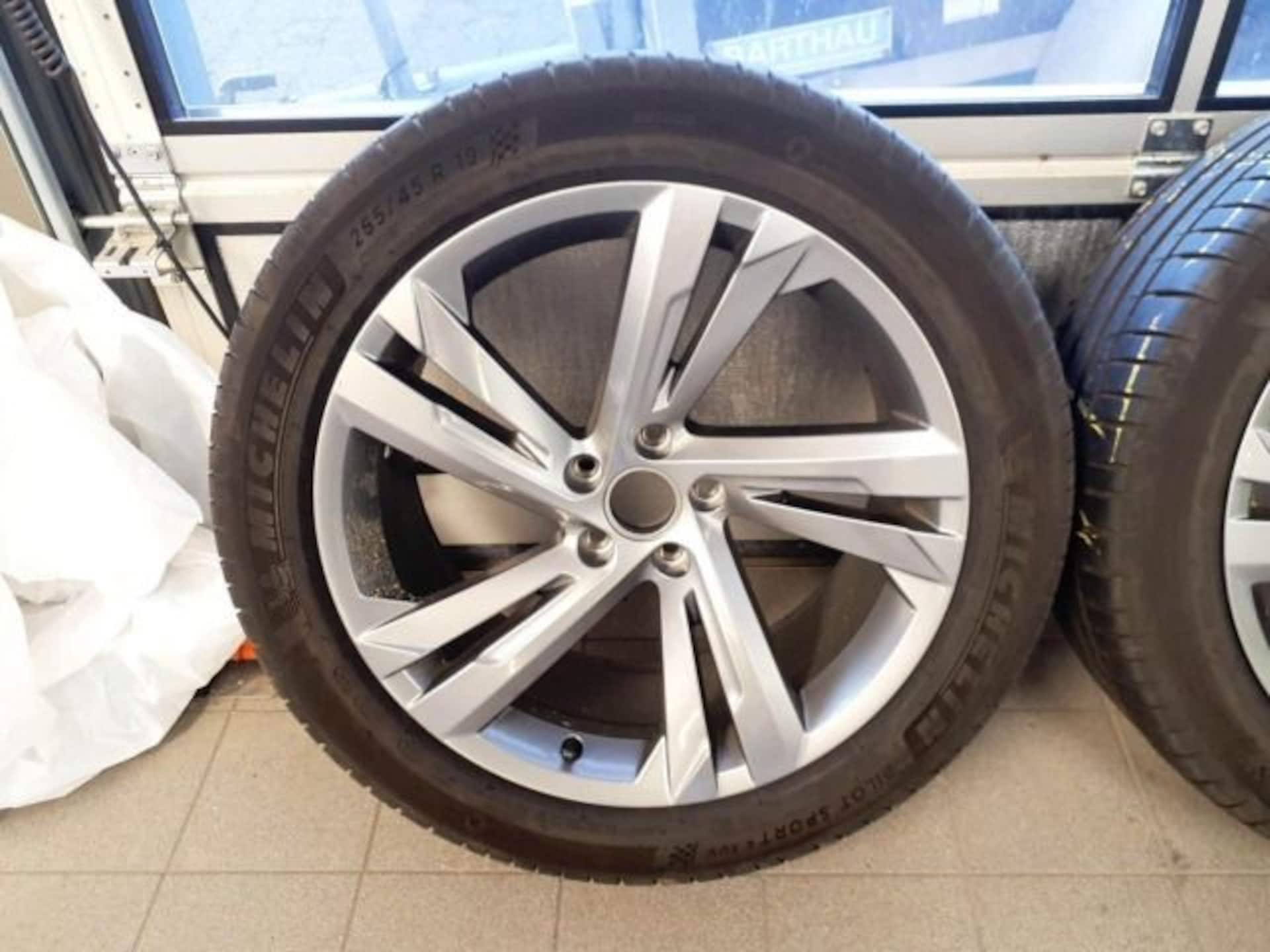 Volkswagen Tiguan Allspace R-Line