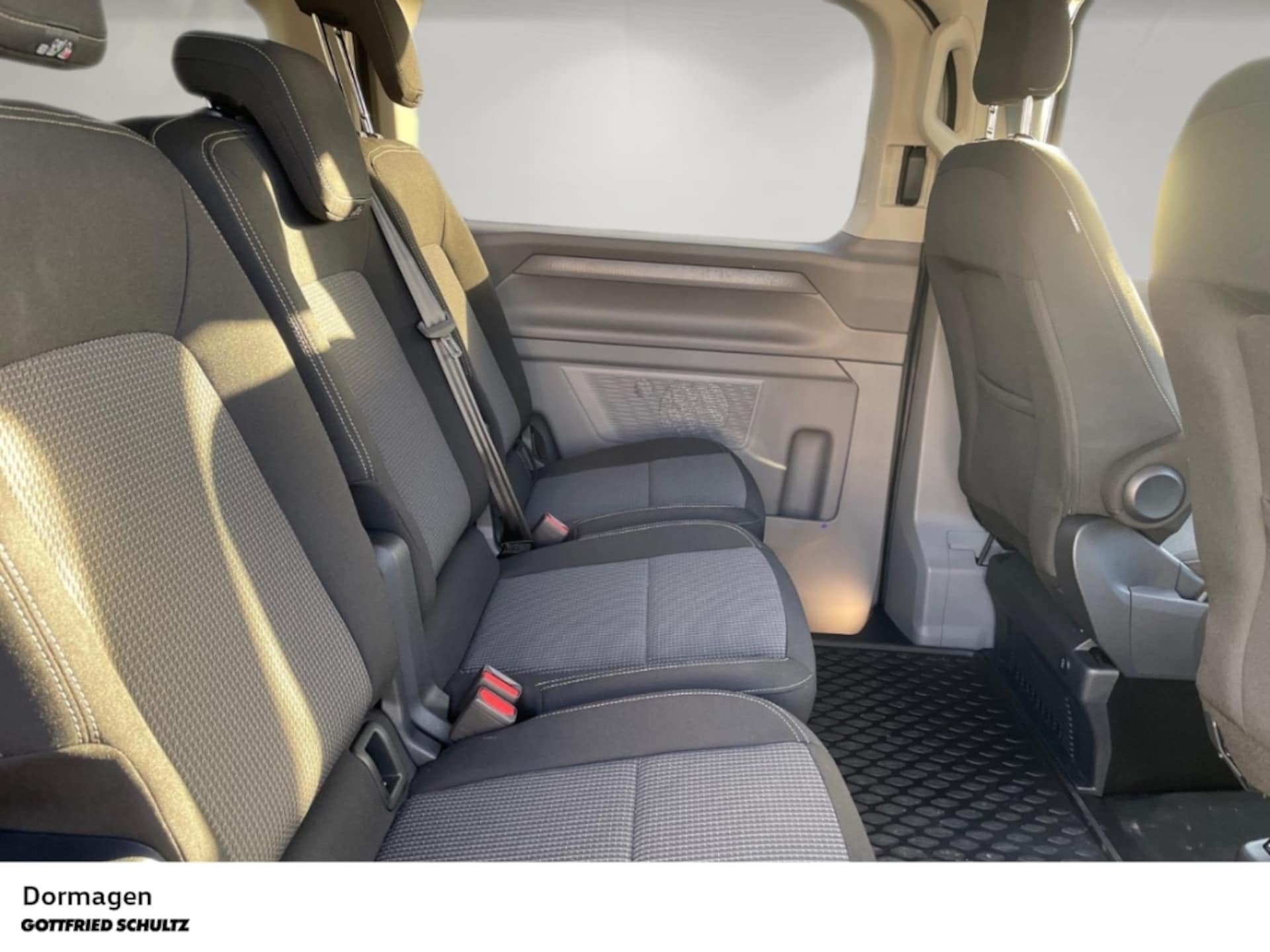 Volkswagen Caravelle langer Radstand Basis-Modell