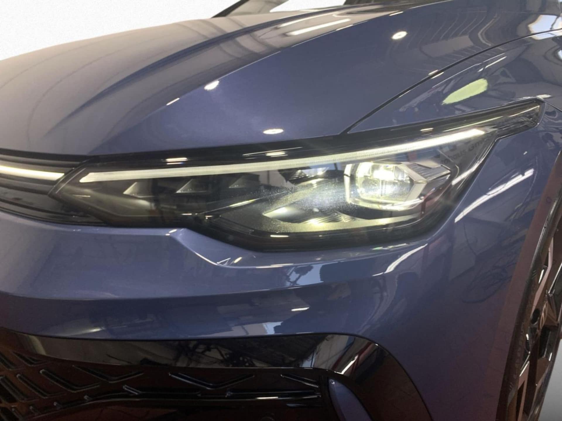 Volkswagen Golf R-Line