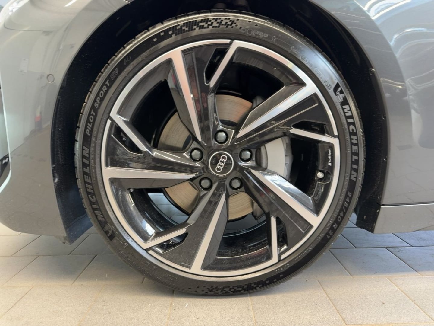 Bild über Audi A6 Avant e-tron S line business e-tron performance 270 kW - für weitere Informationen kontaktieren Sie den Audi Partner