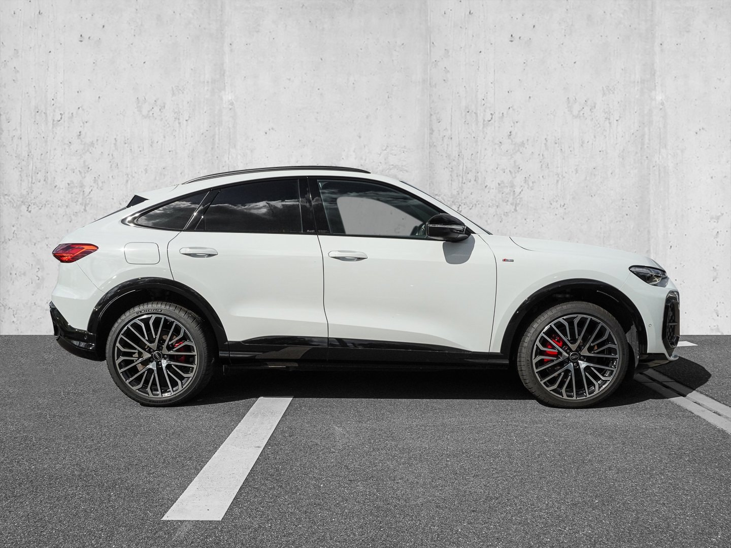Bild über Audi Q5 Sportback TDI quattro 150 kW S tronic - für weitere Informationen kontaktieren Sie den Audi Partner