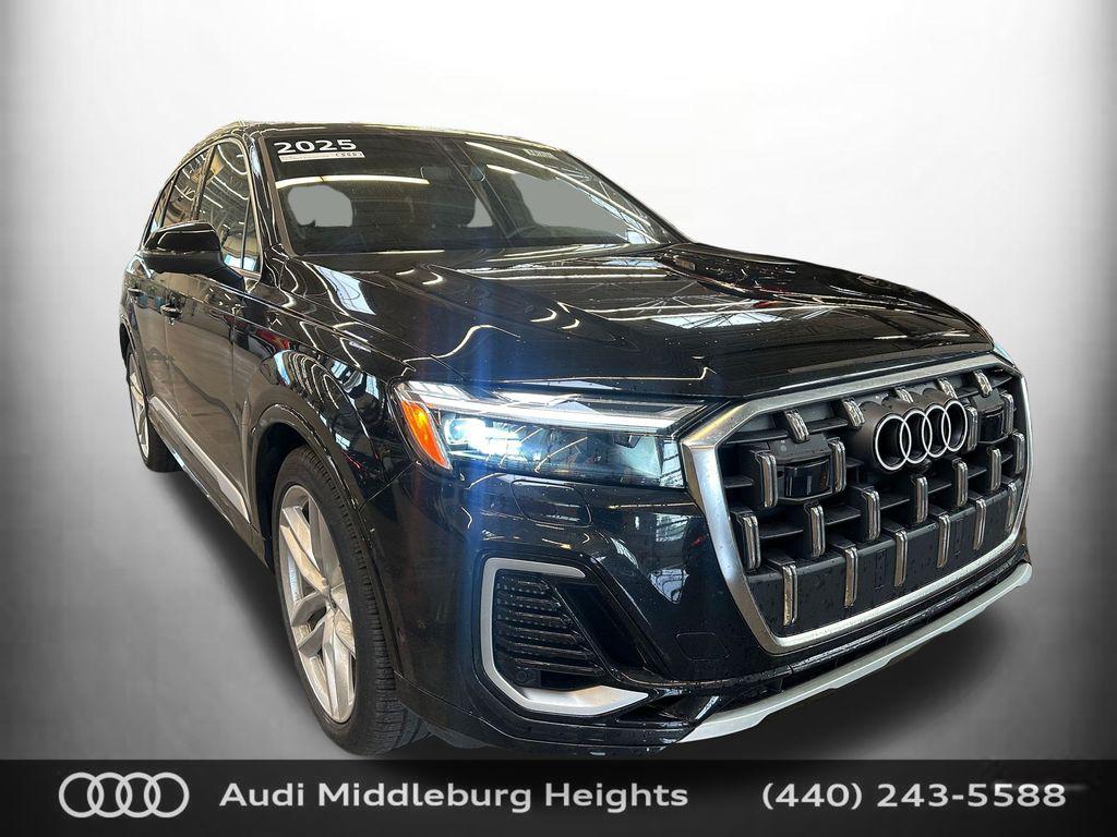 2025 Audi Q7 55 Premium Plus quattro Tiptronic's photo