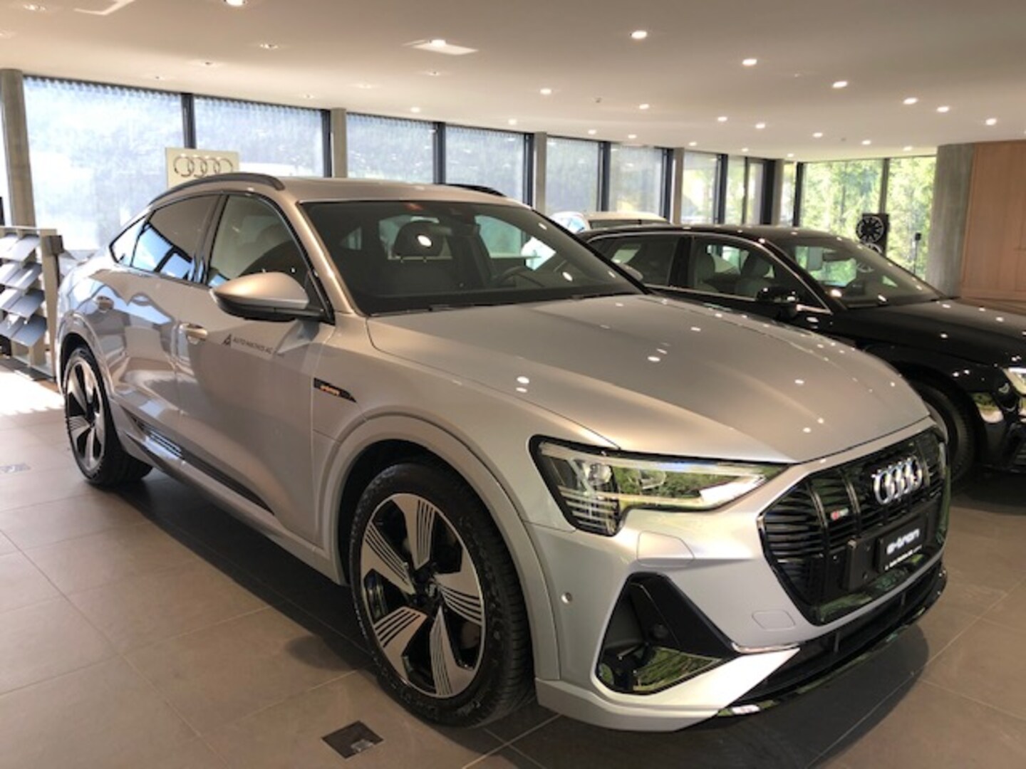 Bild über Audi e-tron Sportback Attraction S line 50 quattro 230,00 kW - for more details contact your dealer