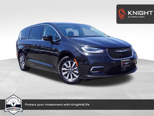 Photo of 2024 Chrysler 