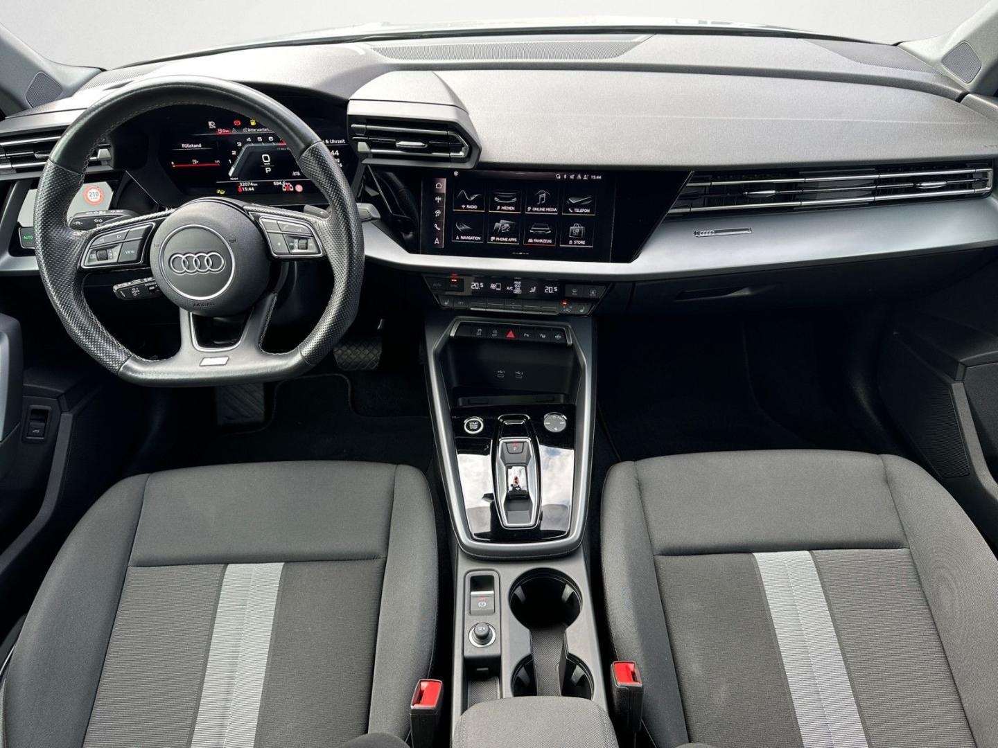 Bild über Audi A3 Limousine advanced 30 TFSI S tronic - für weitere Informationen kontaktieren Sie den Audi Partner