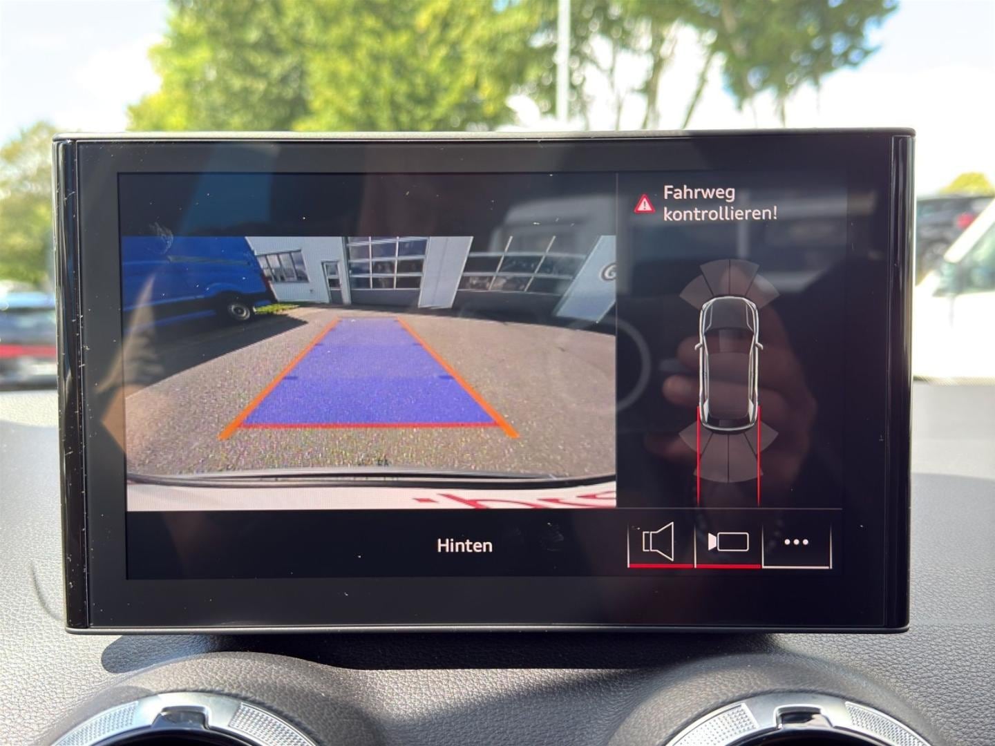 Bild über Audi Q2 S line 35 TFSI S tronic - für weitere Informationen kontaktieren Sie den Audi Partner