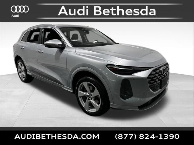 2025 Audi Q5 40 Premium Plus's photo