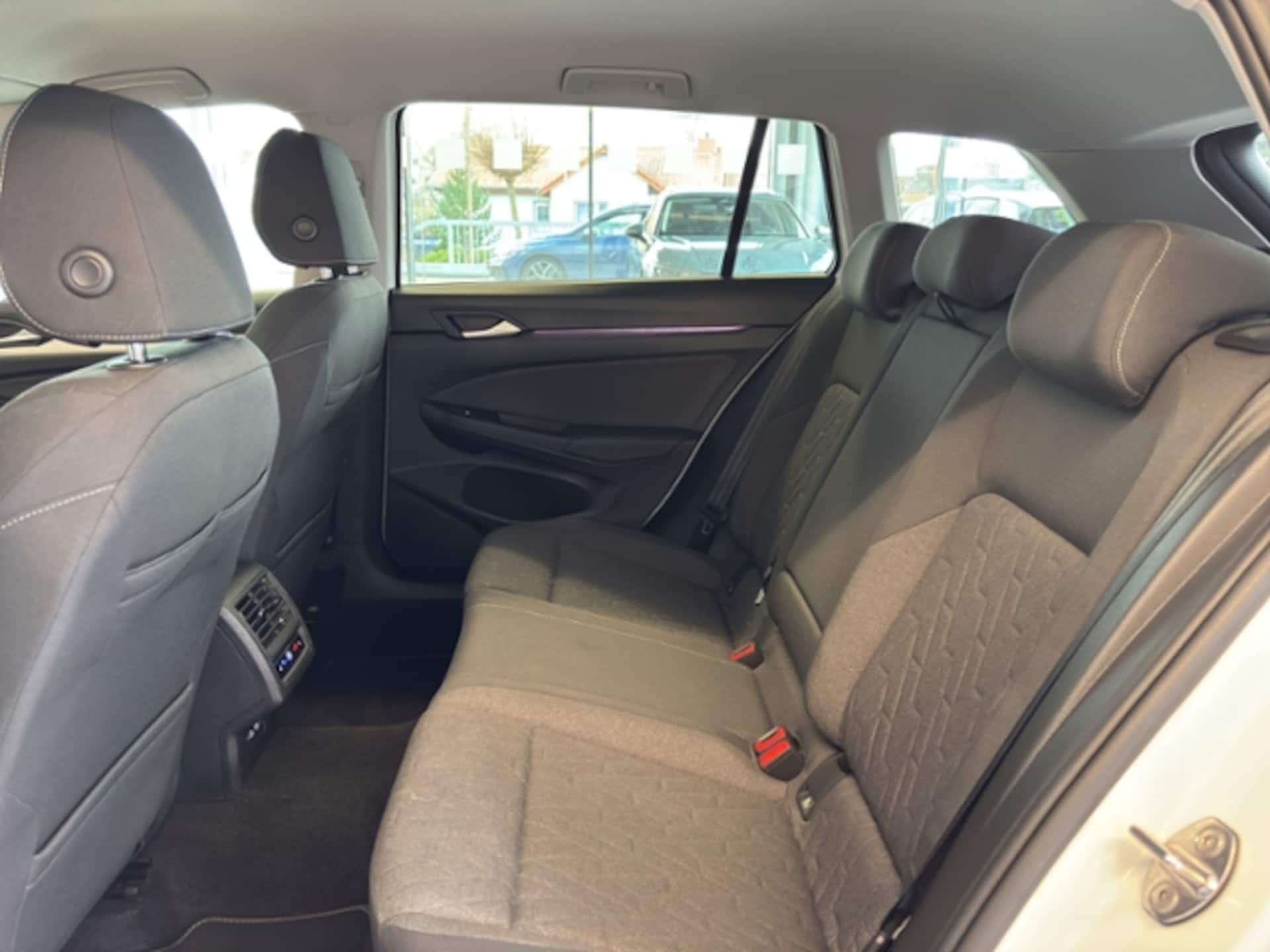 Volkswagen Golf Variant Life