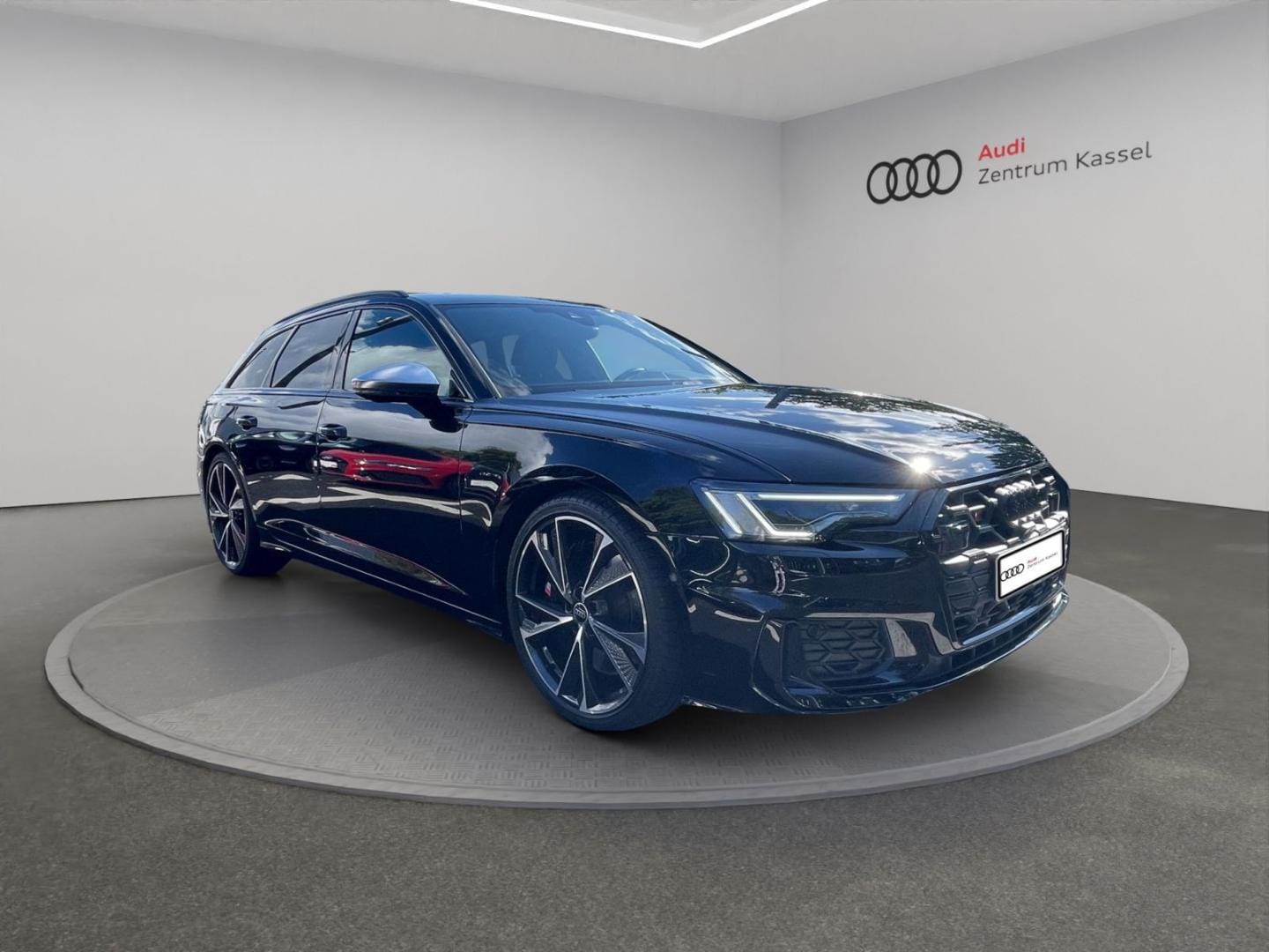 Bild über Audi S6 Avant TDI quattro tiptronic - für weitere Informationen kontaktieren Sie den Audi Partner