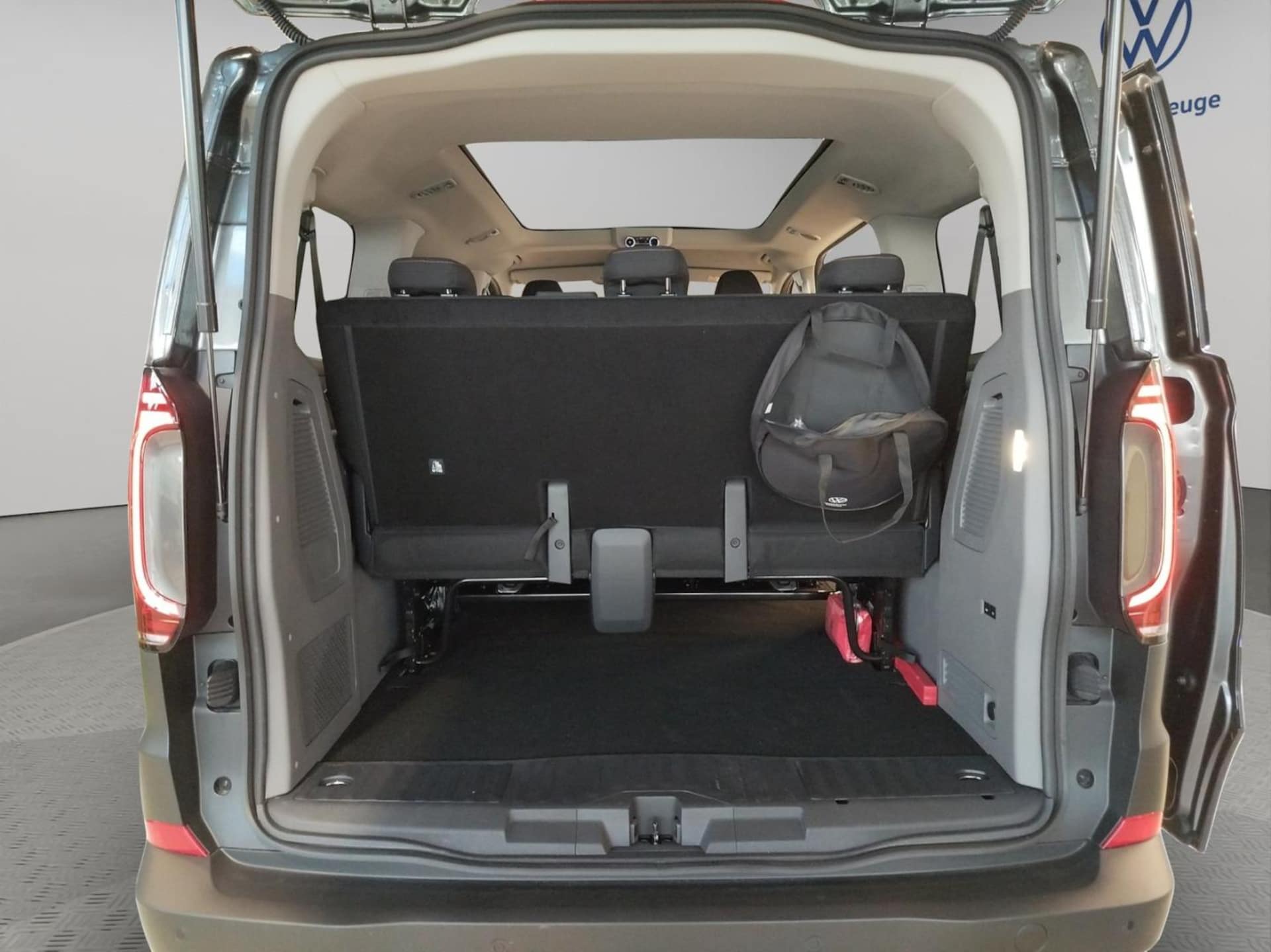 Volkswagen e-Caravelle Life