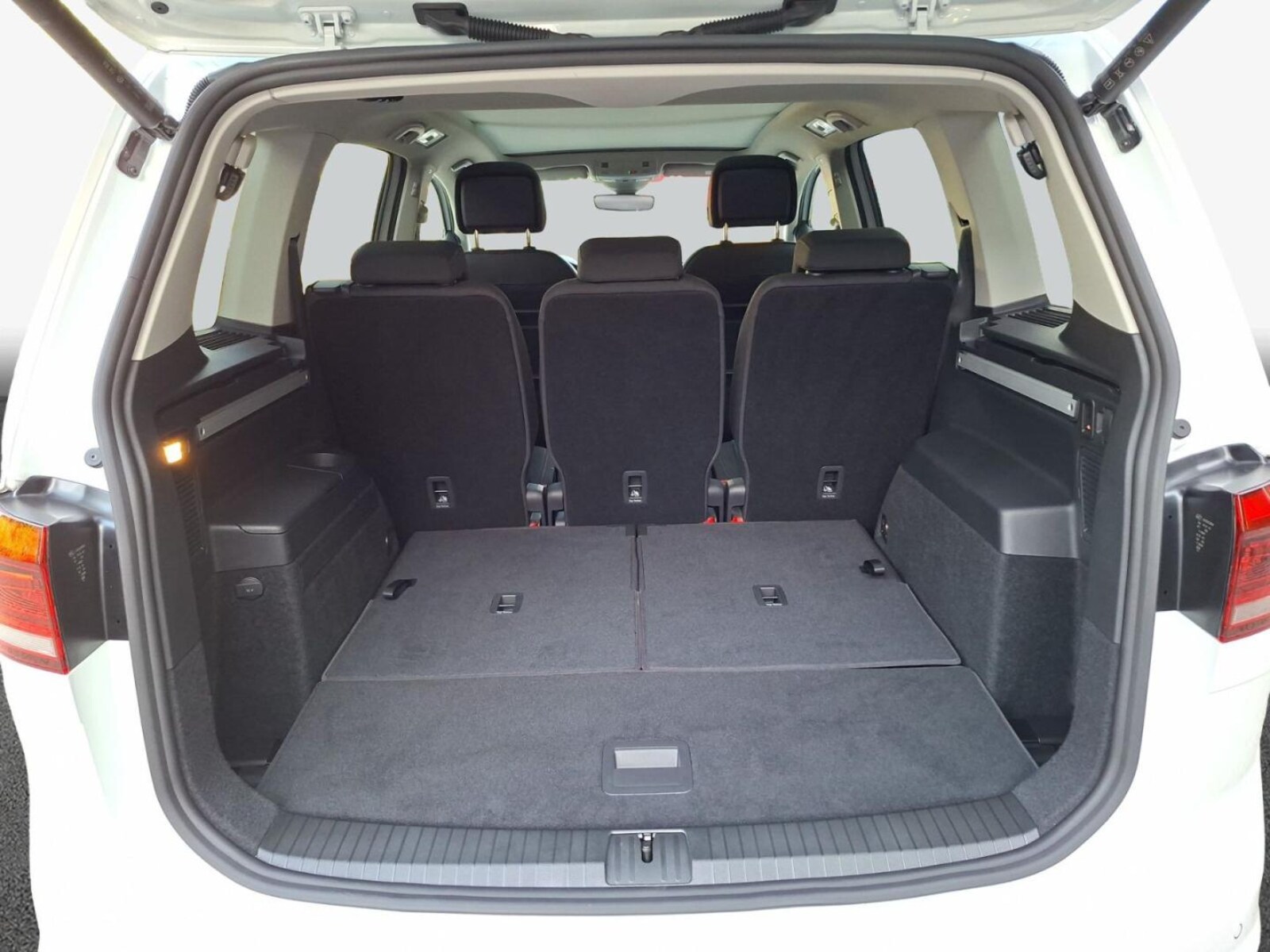Volkswagen Touran – Bild 9