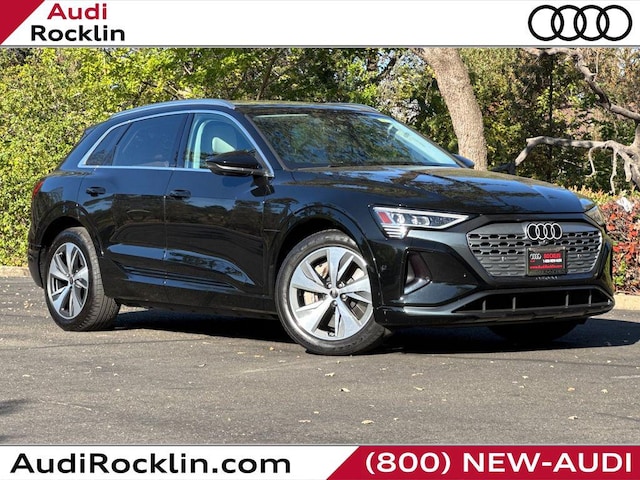 Photo of 2024 Audi Q8 e-tron 