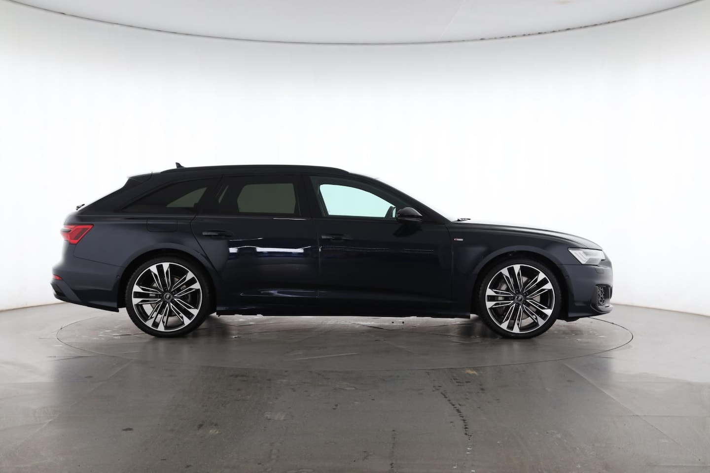 Bild über Audi A6 Avant S line 55 TFSI quattro S tronic - für weitere Informationen kontaktieren Sie den Audi Partner
