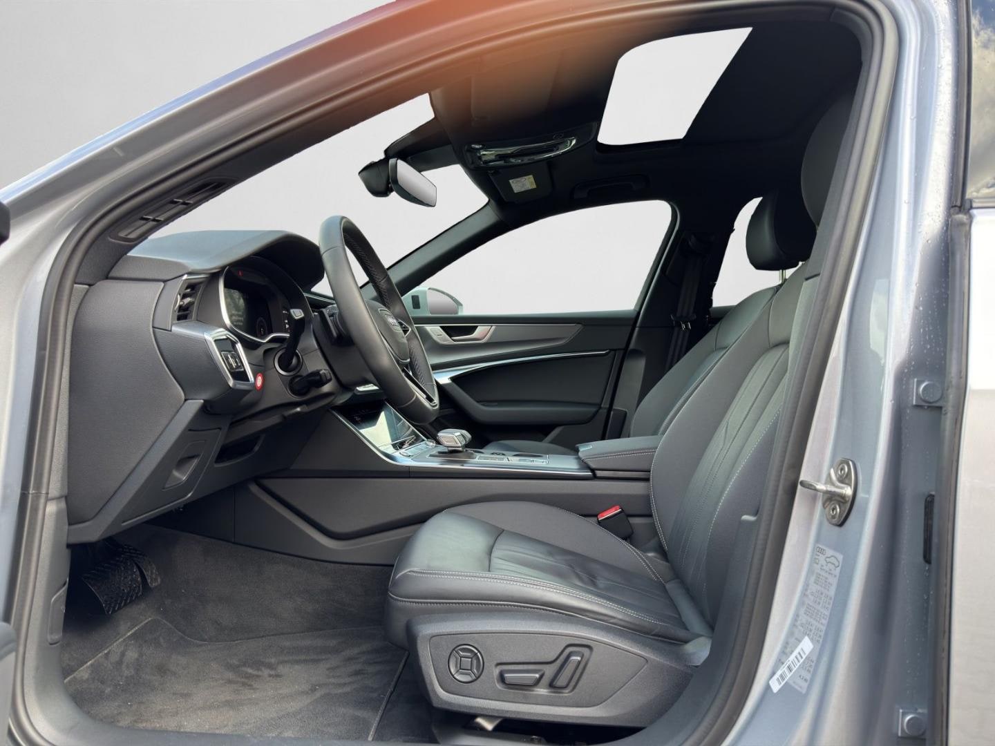 Bild über Audi A6 Avant advanced 45 TDI quattro S tronic - für weitere Informationen kontaktieren Sie den Audi Partner