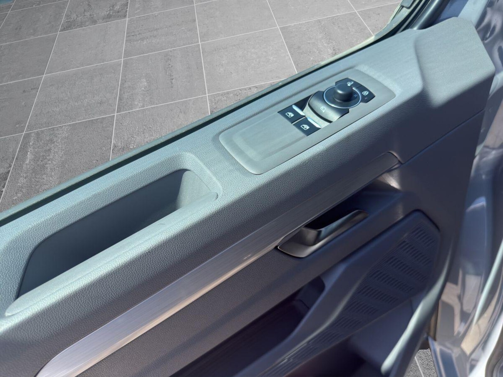 Volkswagen Transporter Kasten langer Radstand – Bild 13