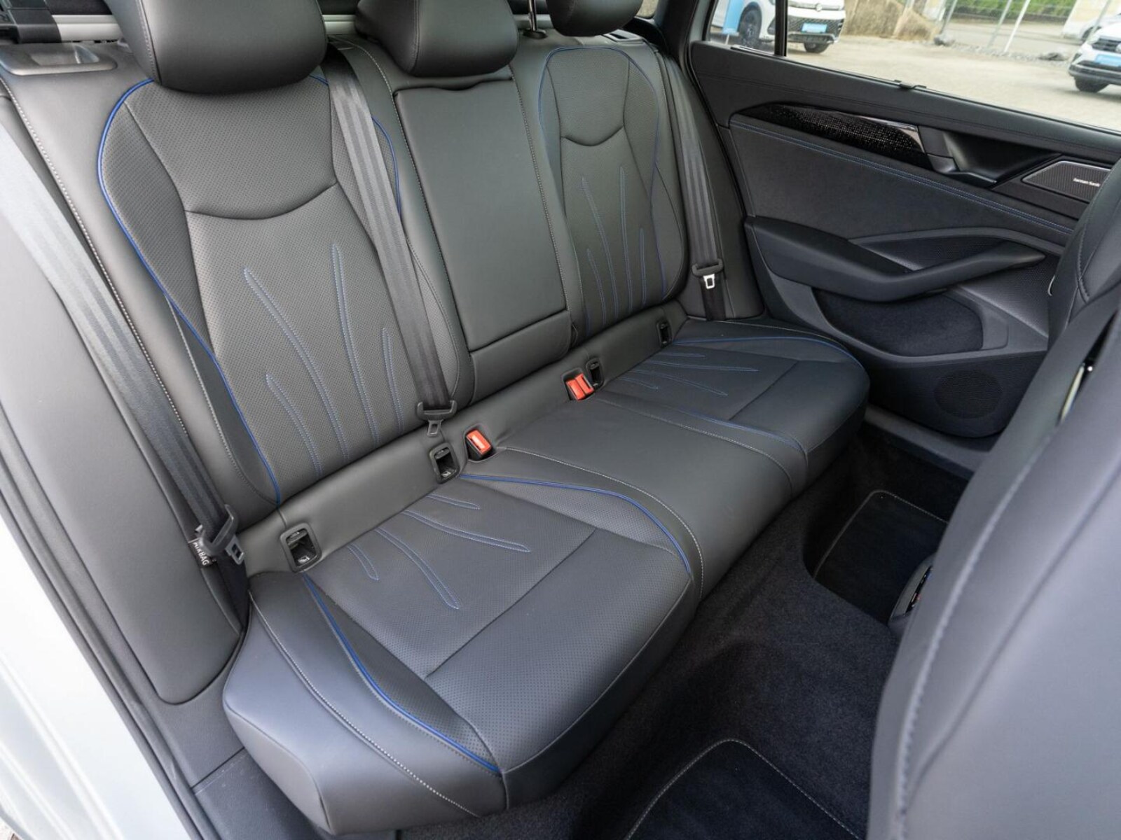 Volkswagen Passat – Bild 8