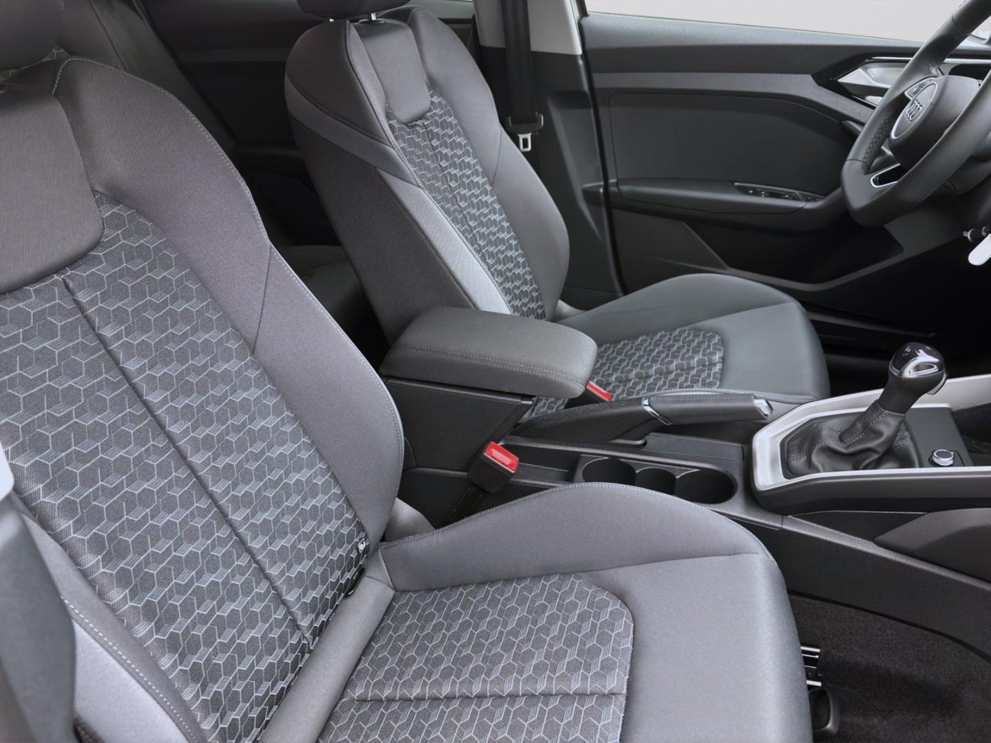 Bild über Audi A1 Sportback S line 25 TFSI S tronic - für weitere Informationen kontaktieren Sie den Audi Partner