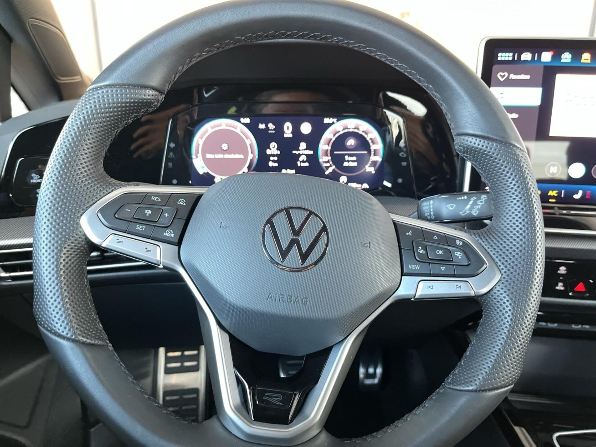 Volkswagen Golf R-Line