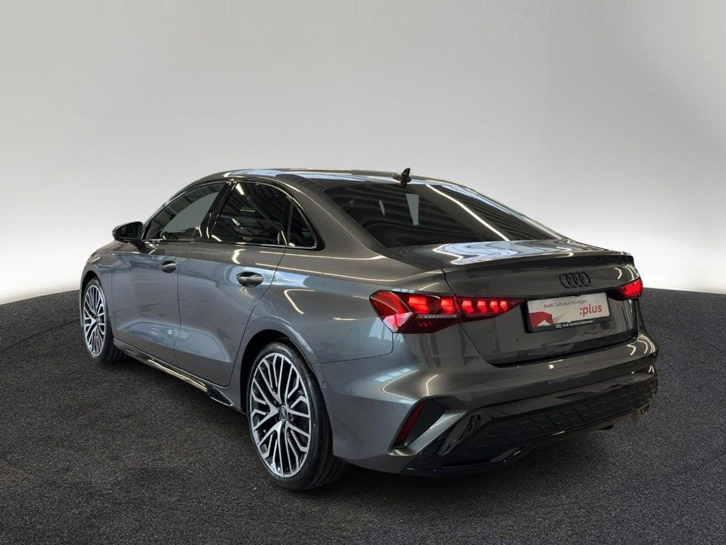 Bild über Audi A3 Limousine TFSI 110 kW S tronic - für weitere Informationen kontaktieren Sie den Audi Partner