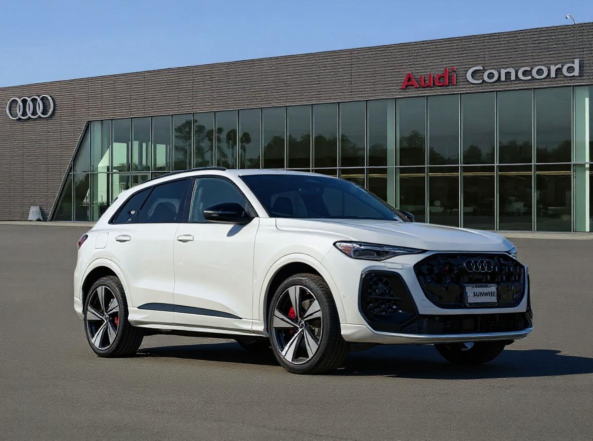 2025 Audi SQ5 Premium Plus's photo