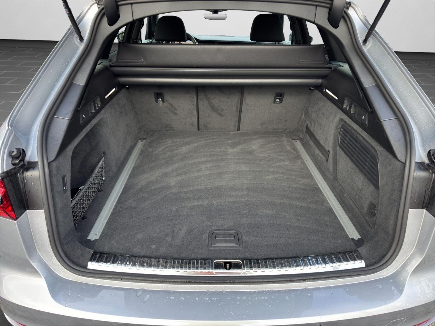 Bild über Audi A6 Avant advanced 45 TDI quattro S tronic - für weitere Informationen kontaktieren Sie den Audi Partner