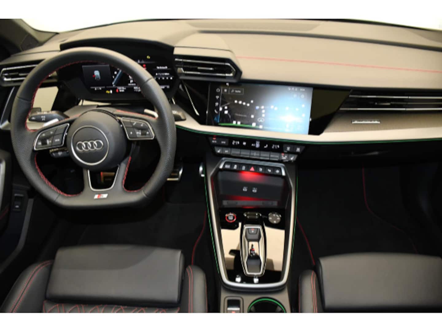 Bild über Audi S3 Sportback TFSI quattro S tronic - für weitere Informationen kontaktieren Sie den Audi Partner