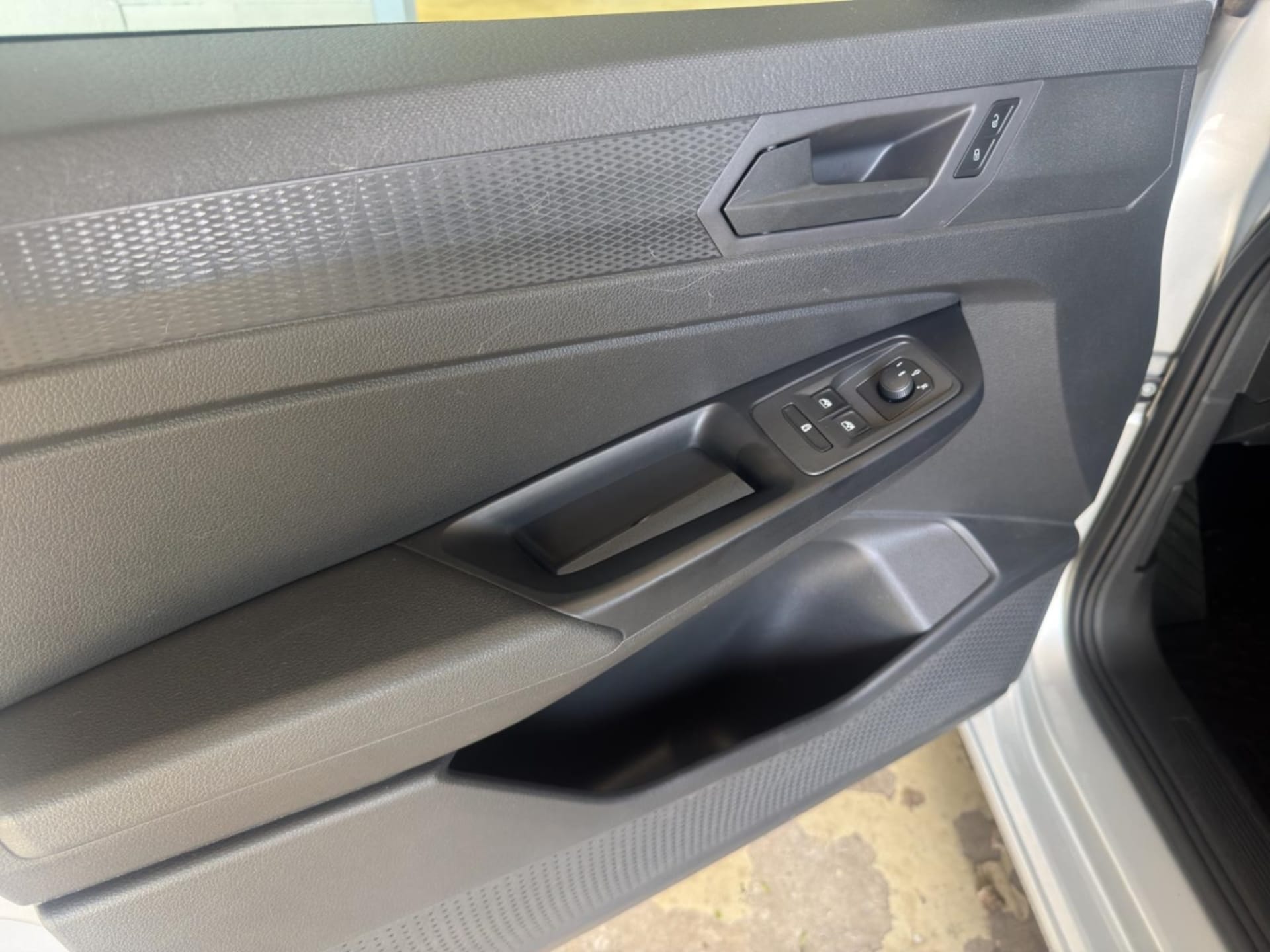 Volkswagen Caddy Maxi Kombi Basis-Modell