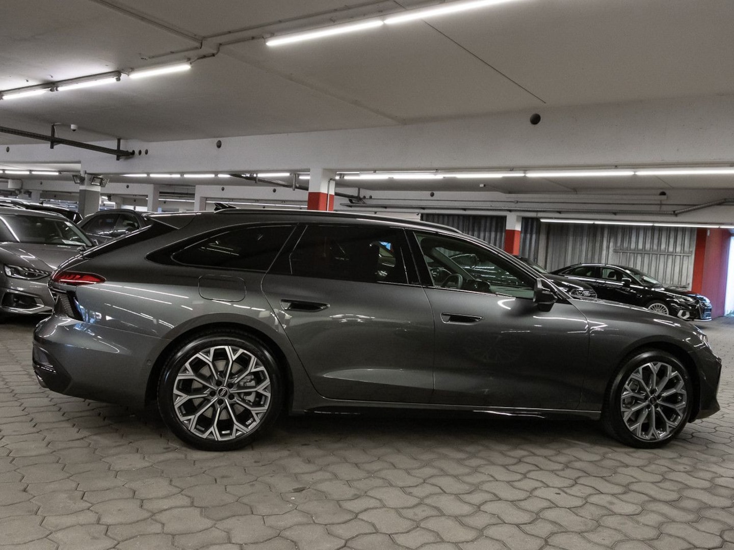 Bild über Audi A6 Avant e-hybrid e-hybrid quattro 220 kW S tronic - für weitere Informationen kontaktieren Sie den Audi Partner