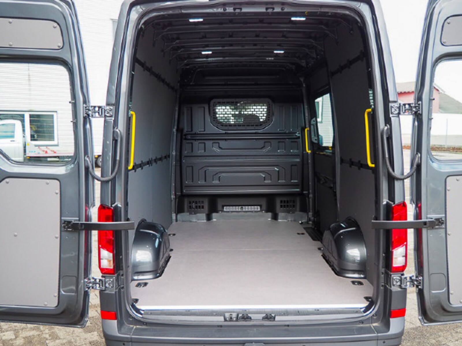 Volkswagen Crafter Kasten mittlerer Radstand – Bild 17
