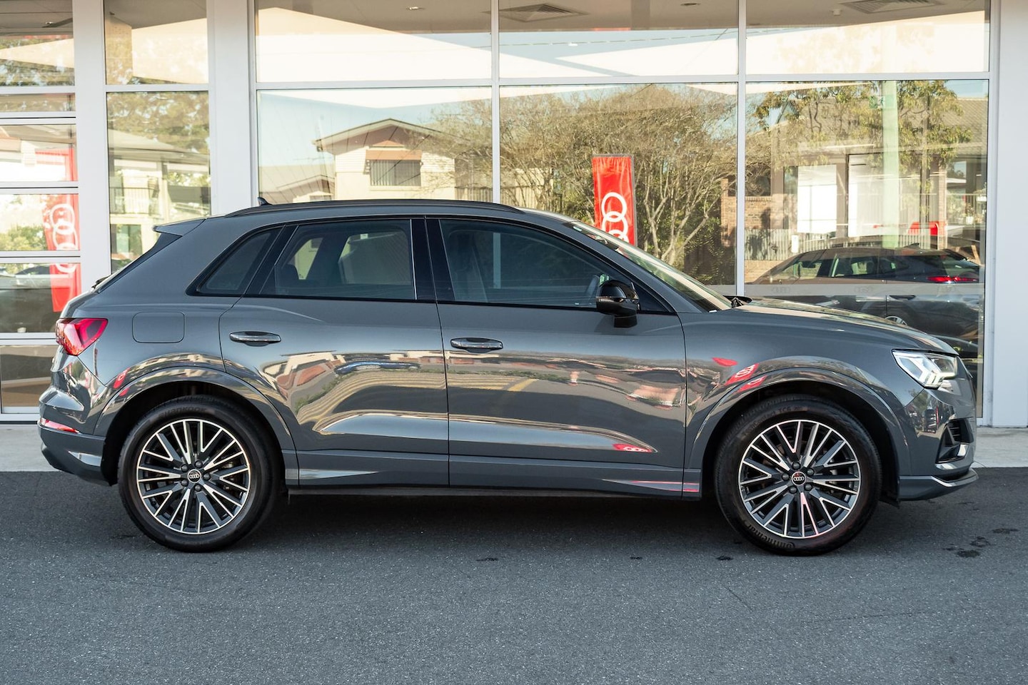 Image about Audi Q3 35 TFSI S tronic